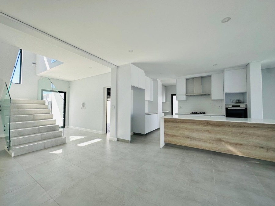 4 Bedroom Property for Sale in Sandown Western Cape